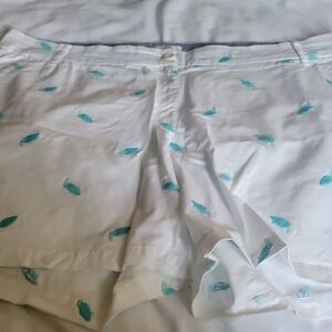 Crown and Ivy White and Vibrant Tropical Greens Tucan Printed Women's Shorts